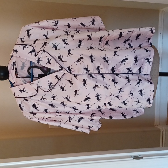 DOLLSKILL 2x Pink satin lounge set with black ants all over.Top/Shorts - Picture 11 of 13